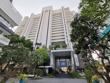 Andaman Beach Condominium Phuket, Patong location, convenient travel. Only 400 meters from Patong Beach, surrounded by amenities.
