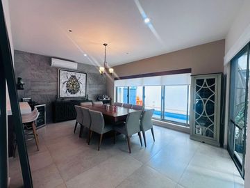 CASA EN VENTA EN RESIDENCIAL CUMBRES