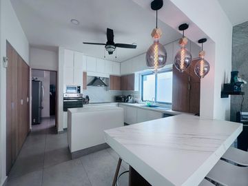 CASA EN VENTA EN RESIDENCIAL CUMBRES