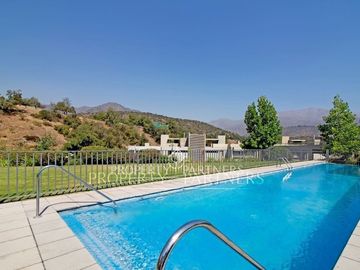 Exclusivo depto Valle Escondido, vista cordillera y cancha de golf