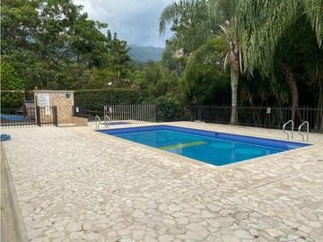 Venta de Casa Loma de Los Benedictinos Envigado, Antioquia