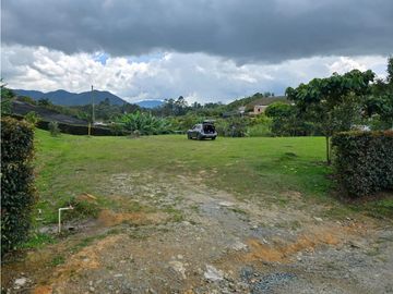 LOTE EN EL CARMEN DE VIBORAL EN PARCELACION CERRADA- CON COLEGA