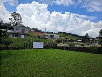 LOTE EN EL CARMEN DE VIBORAL EN PARCELACION CERRADA- CON COLEGA