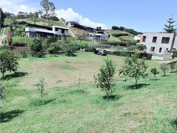 LOTE EN EL CARMEN DE VIBORAL EN PARCELACION CERRADA- CON COLEGA