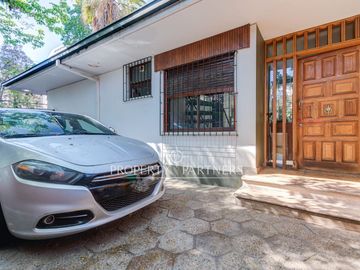 Casa para familias grandes ¨ 6 Dormitorios en Barrio Consolidado¨