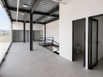 Bodega industrial de 2,800m2 a 5 minutos del Periferico
