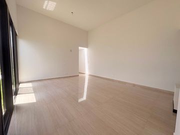 CASA EN VENTA DE UNA PLANTA EN ZONA COUNTRY, NORTE DE MÉRIDA