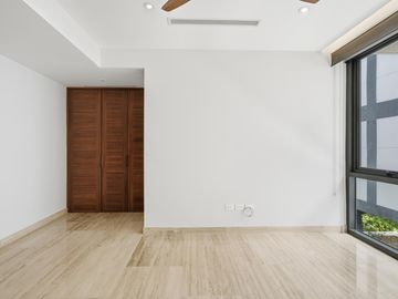 Casa tipo townhouse en Venta 4 recámaras , con Paneles solares , en Puerto Cancun.