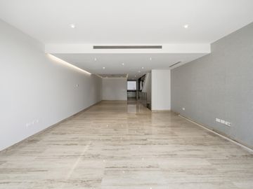 Casa tipo townhouse en Venta 4 recámaras , con Paneles solares , en Puerto Cancun.