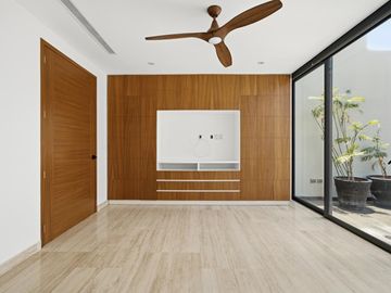 Casa tipo townhouse en Venta 4 recámaras , con Paneles solares , en Puerto Cancun.