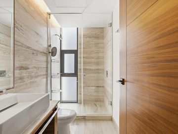 Casa tipo townhouse en Venta 4 recámaras , con Paneles solares , en Puerto Cancun.