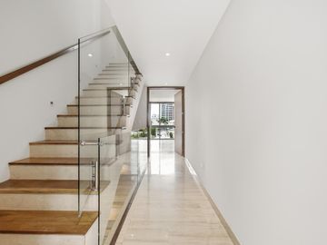 Casa tipo townhouse en Venta 4 recámaras , con Paneles solares , en Puerto Cancun.