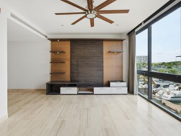 Casa tipo townhouse en Venta 4 recámaras , con Paneles solares , en Puerto Cancun.