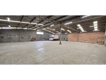 Bodega Fontibón 1.650 M2 en Conjunto