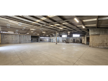 Bodega Fontibón 1.650 M2 en Conjunto