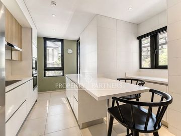 Vanguardista duplex en el entorno más urbano de Vitacura
