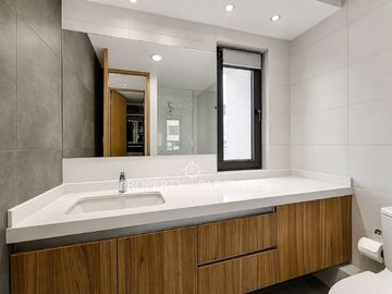 Vanguardista duplex en el entorno más urbano de Vitacura