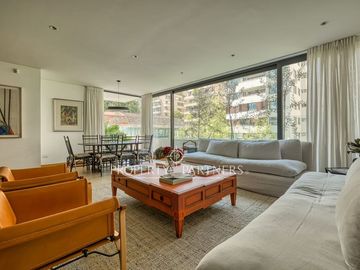 Vanguardista duplex en el entorno más urbano de Vitacura