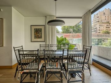 Vanguardista duplex en el entorno más urbano de Vitacura