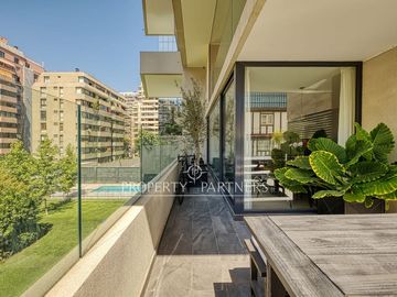 Vanguardista duplex en el entorno más urbano de Vitacura