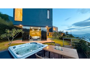 Casa de dos niveles para la renta amoblada en Palmas