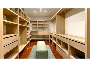 Casa de dos niveles para la renta amoblada en Palmas