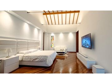 Casa de dos niveles para la renta amoblada en Palmas
