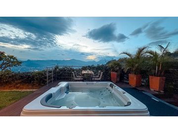 Casa de dos niveles para la renta amoblada en Palmas