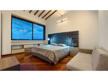 Casa de dos niveles para la renta amoblada en Palmas