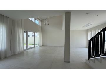 Venta de Casa Unifamiliar en PH The Woods, Santa María