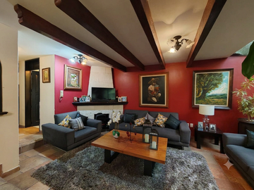 CASA EN VENTA EN COL. PRESIDENTES EJIDALES, FRAC. CON SEG. PRIVADA