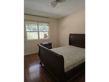 VENDE O ALQUILO casa en clayton