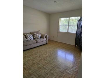 VENDE O ALQUILO casa en clayton