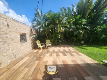 Oportunidad en PH Versalles: Casa de esquina remodelada – $339,000
