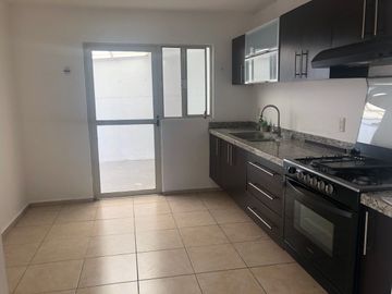 Casa en Venta Santa Fe Juriquilla, cuarto de tv, 3 recámaras para inversionistas