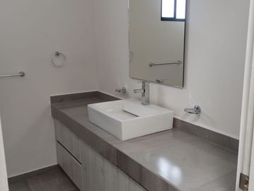 CASA EN VENTA EN COLINAS DE JURIQUILLA QUERETARO