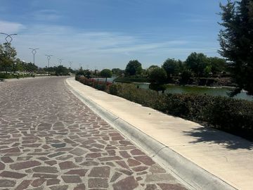 TERRENO EN VENTA EN EL FARO DE LOS CISNES, CORREGIDORA, QUERETARO