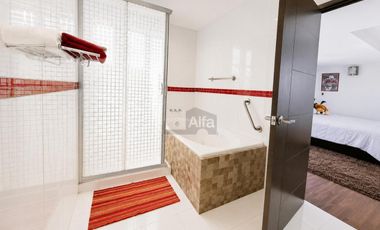 762 m2 excelente ubicación Metepec, 2 pisos, gran jardín