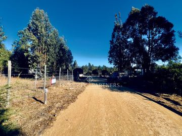 Hermosa parcela en Condominio en Catapilco de 10.000 m/2
