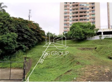 Venta de Lote en 12 de Octubre