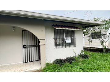 Venta de Casa – Urbanización Celin, Algarrobos