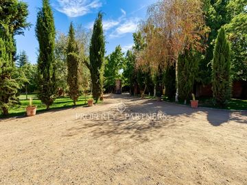 Espectacular casa provenzal tipo campiña francesa con gran parque