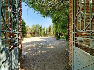 Espectacular casa provenzal tipo campiña francesa con gran parque