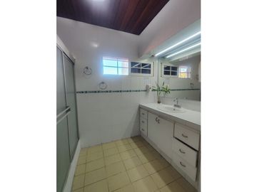 vendo o alquilo casa en los Angeles Avenida el Paical