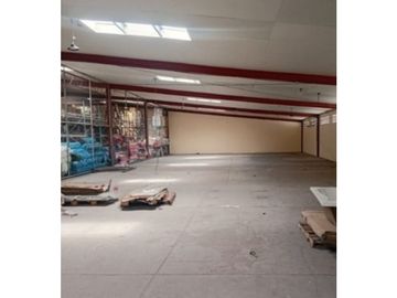 VISTA HERMOSA - BODEGA en MEZZANINE 835m2 $4012