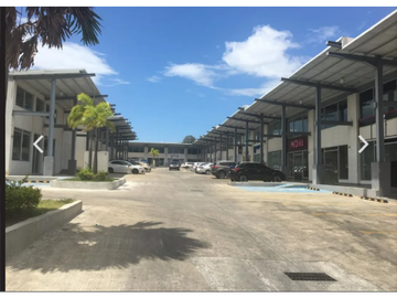 VENTA REMATE  LOCAL PLANTA BAJA 126m2 PLAZA MILLA 8