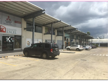 VENTA REMATE  LOCAL PLANTA BAJA 126m2 PLAZA MILLA 8