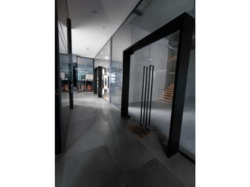Alquiler de local comercial en Bella Vista, Edificio Nuovo Armani
