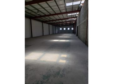 ALQUILO GALERA  CON OFICINAS AREA INDUSTRIAL COSTA DEL ESTE