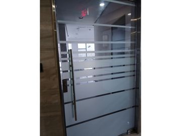 PH TORRE PANAMA OFICINA 110m2 $2500m2 amoblada
